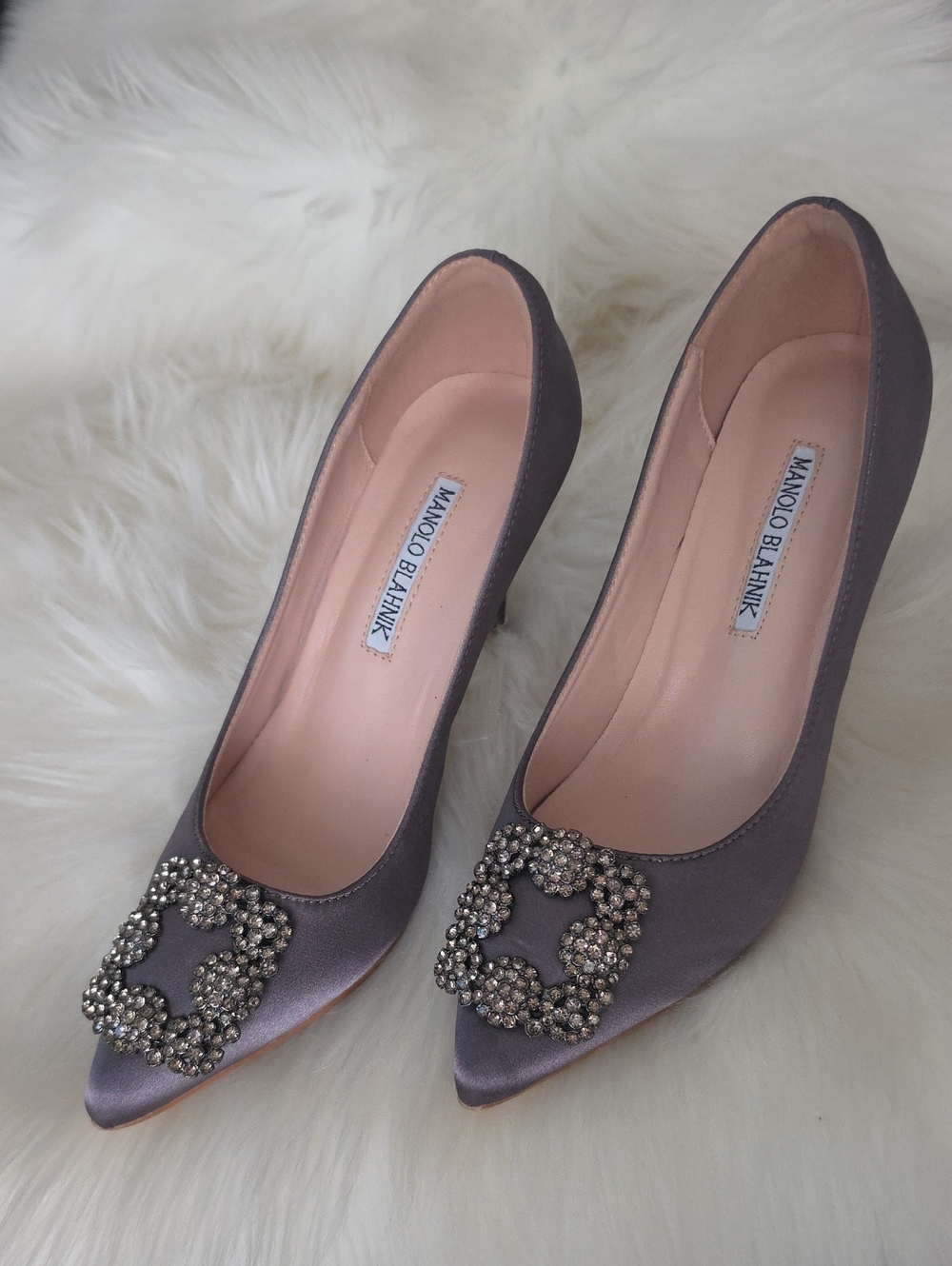 Source Unknown Gray Satin Pointed-Toe Crystal Buckle Pumps